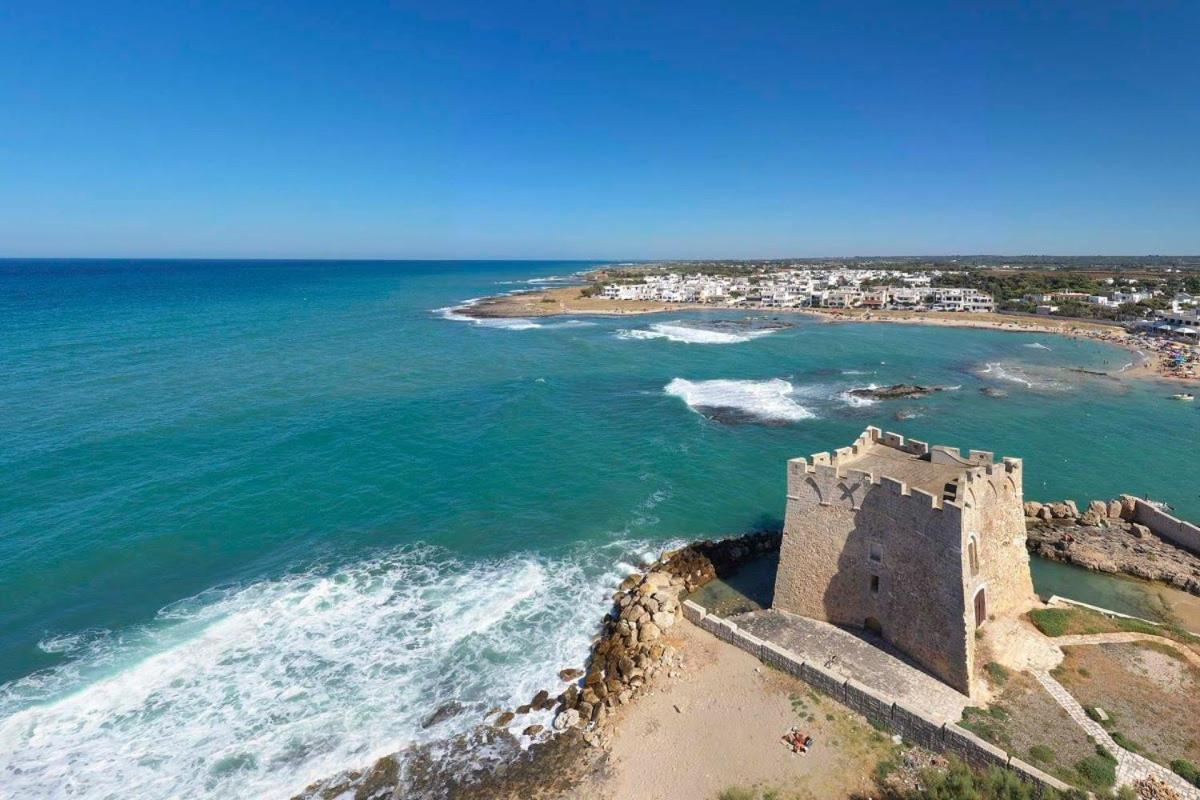 Castle On The Sea Apartment Torre Santa Sabina Bagian luar foto