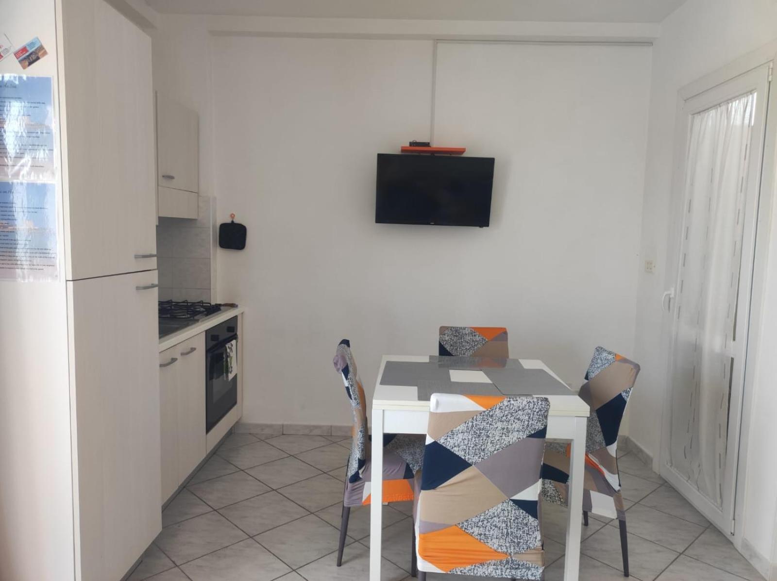 Castle On The Sea Apartment Torre Santa Sabina Bagian luar foto