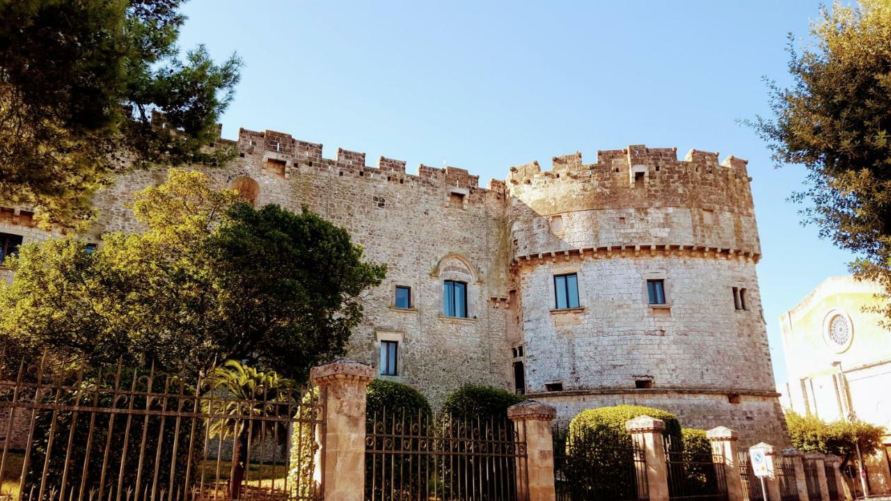 Castle On The Sea Apartment Torre Santa Sabina Bagian luar foto